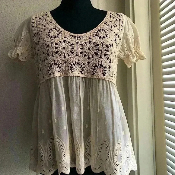 Guess Tops - GUESS sz M - nwt
